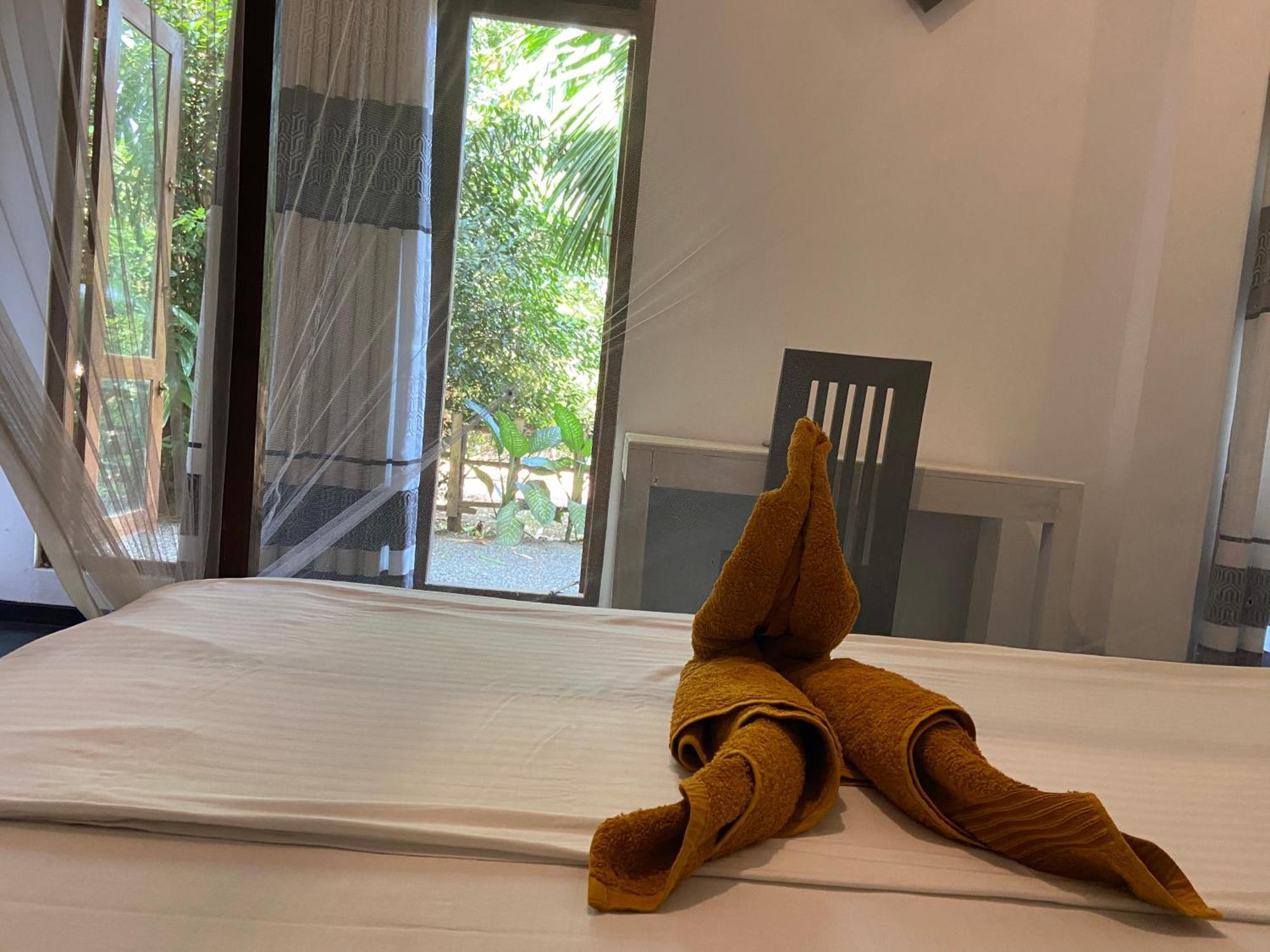 Leo Homestay Dikwella Exterior foto